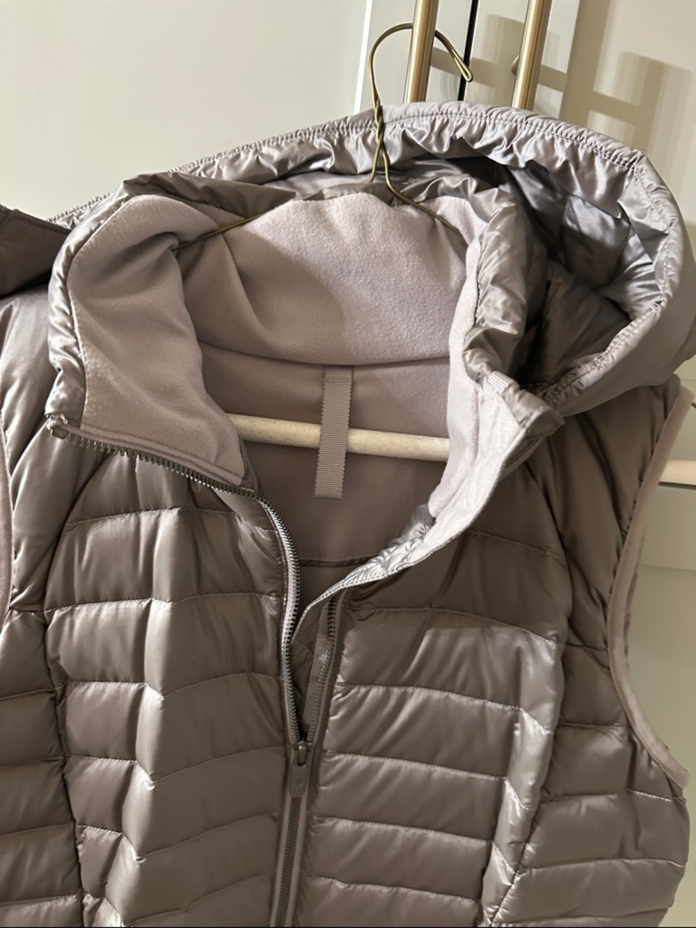 Lululemon Quilted Hooded Vest - shiny moonbeam Taupe - Picture 3 of 7